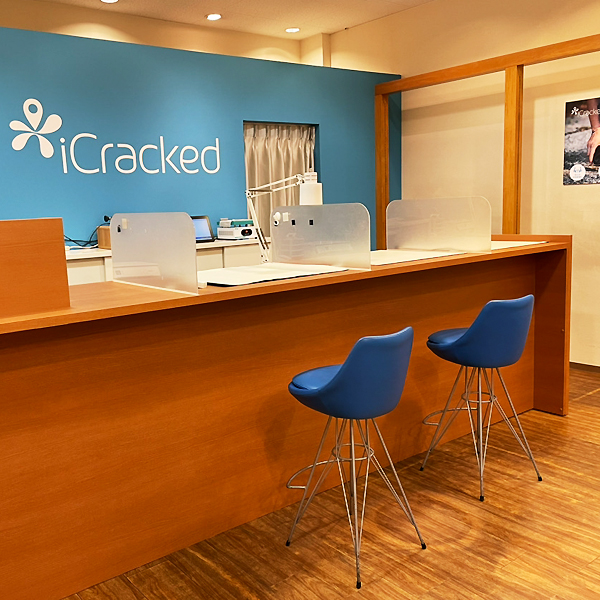 iCracked Store アスピア明石